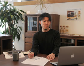 堤 照典/家具メーカー企画・開発
